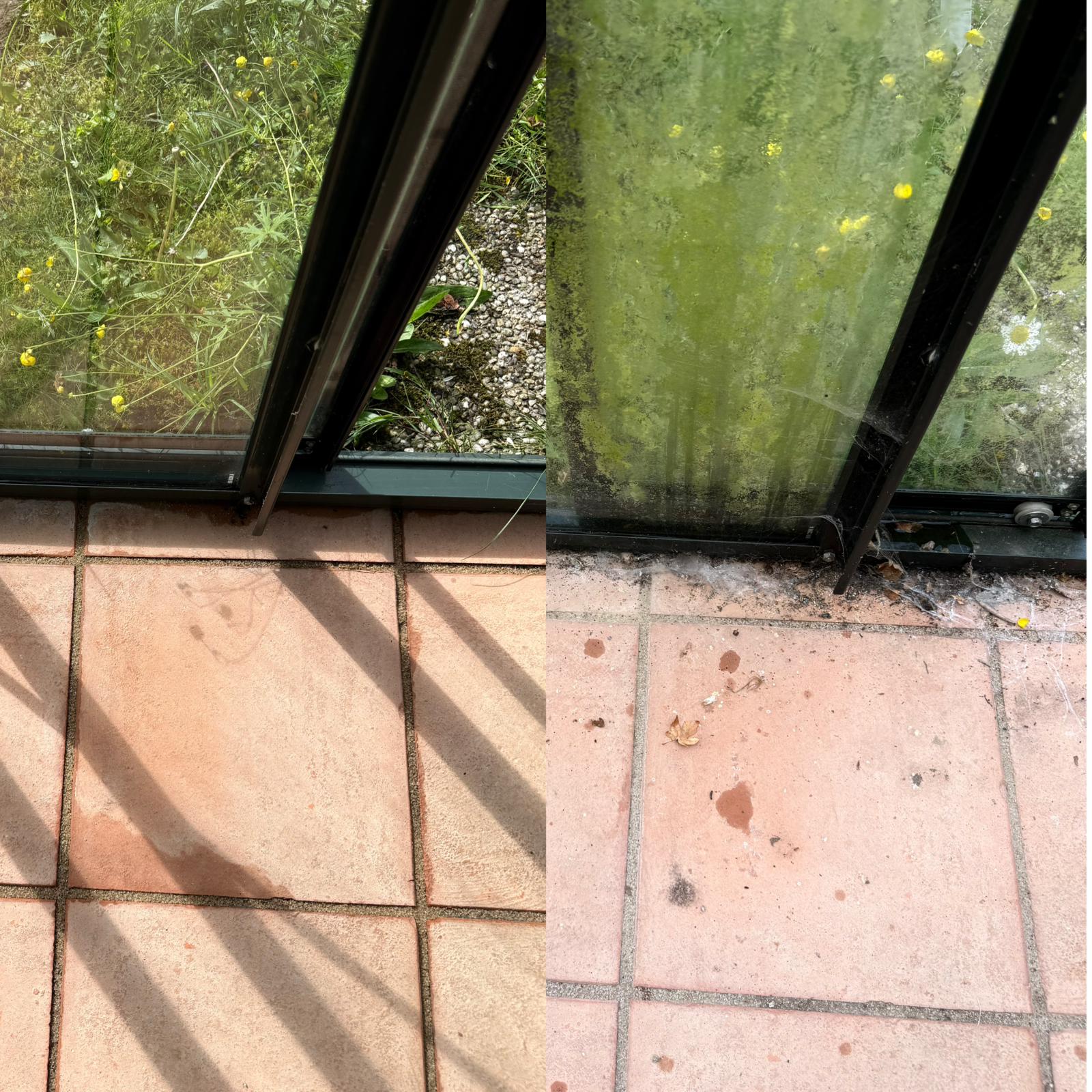 Ecke eines Glaspavillons vorher und nachher: Glasflächen und Bodenfliesen gereinigt